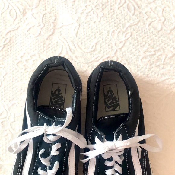 Vans - Picture 6 of 7